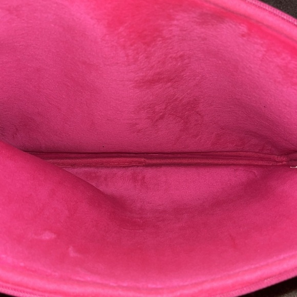 “Marc Jacob’s- Pink Laptop Case” - Picture 7 of 12